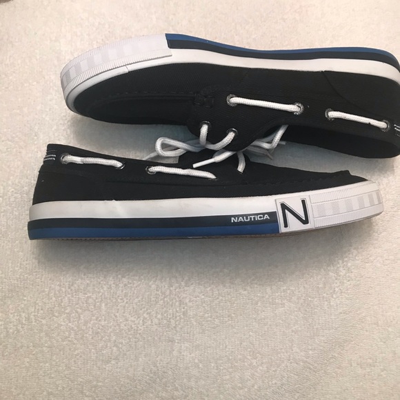 Nautica Boatshoes - Picture 3 of 6